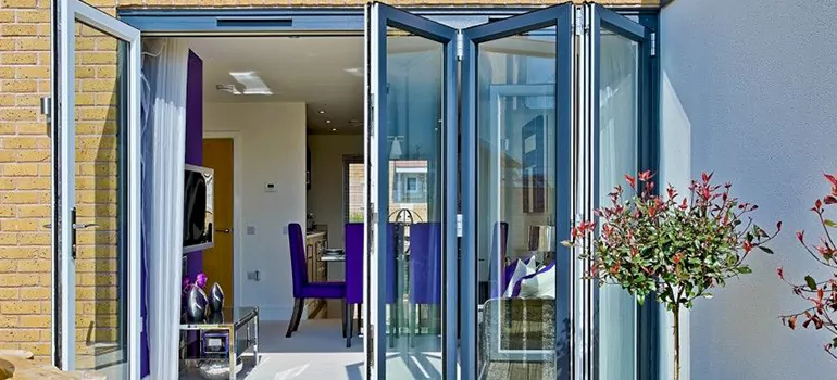 Commercial Door Glass Repair in West Little River, FL